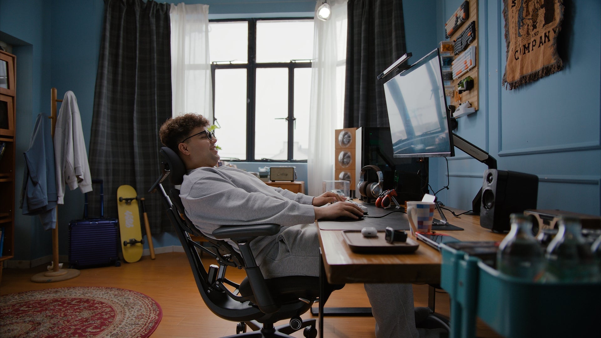 Optimize Your Posture: Monitor Height Ergonomics and Dynamic Support