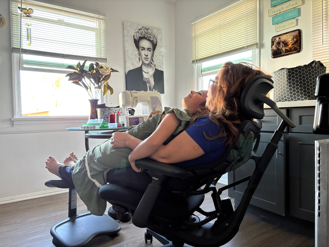 Bester ergonomischer Stuhl bei Rückenschmerzen, Schwangerschaft & für berufstätige Mütter