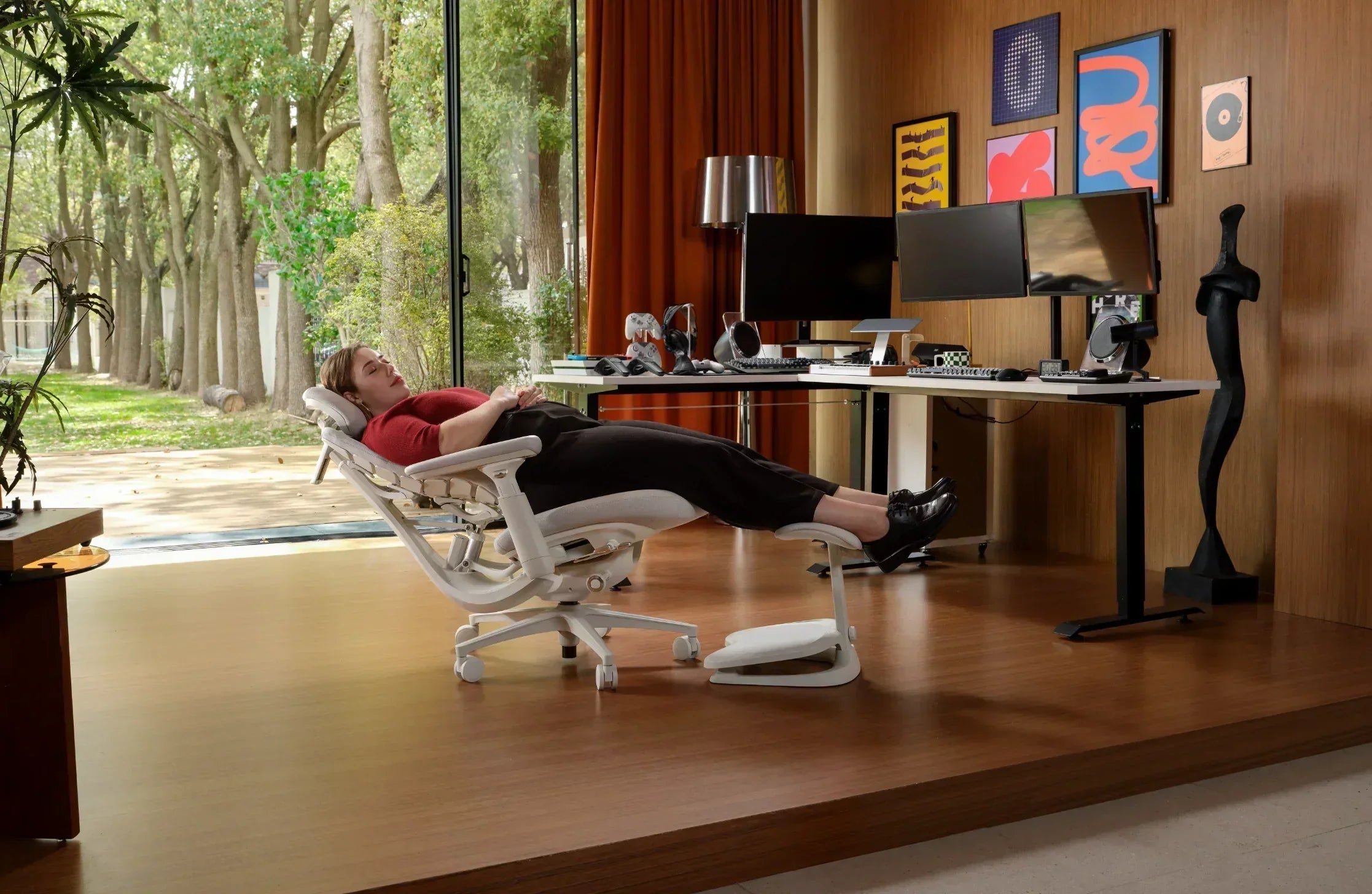 Choosing a Big and Tall Office Chair: Why Recline Range Matters More Than Weight Limits